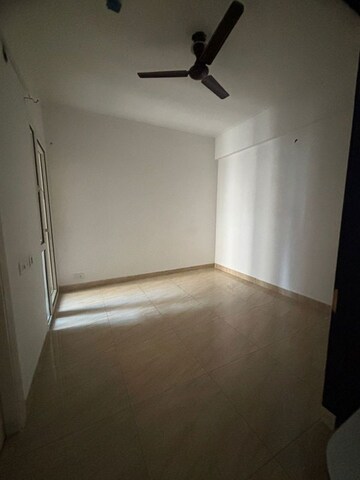 Room in 3 BHK Apartment at Gaur 14th Avenue High Street, Sector 16c Greater Noida – for Sale