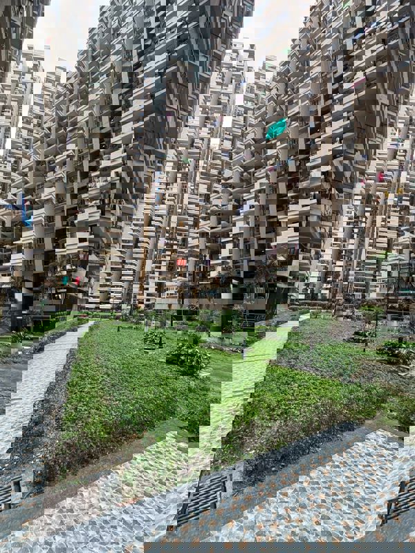 3 BHK 1300 Sq.Ft. Apartment in Gaur 14th Avenue High Street