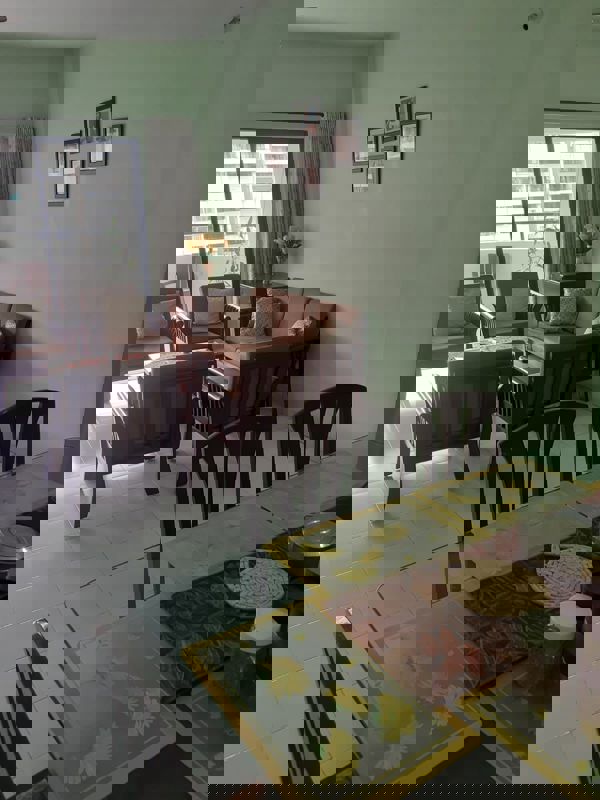 3 BHK 2400 Sq.Ft. Apartment in Karishma Society