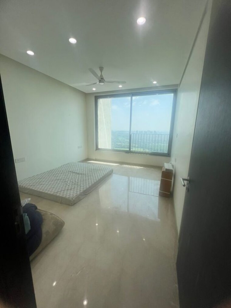 Room, oberoi-realty-esquire 3 Bedroom 1900 Sq.Ft. Apartment In Goregaon East Mumbai 9977224