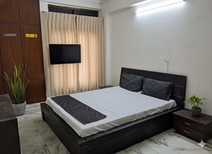 Bedroom in 4 BHK Builder Floor at Sector 43 – for Rent