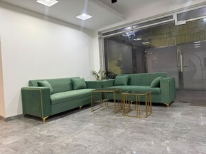 Living Room in 4 BHK Builder Floor at Sector 43 – for Rent