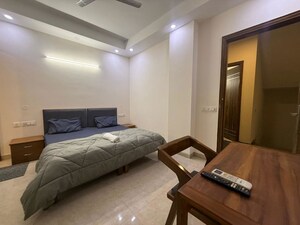 Bedroom in 4 BHK Builder Floor at Sector 43 – for Rent