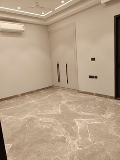 4 BHK + Pooja Room,Servant Room,Study Room,Extra Room Builder Floor For Sale in New Friends Colony