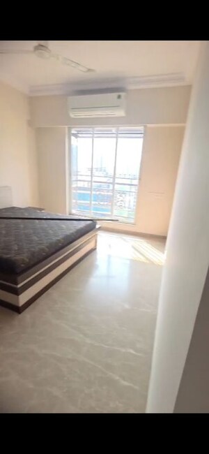 Room in 2 BHK Apartment at Crescent Heritage, Khar West – for Rent