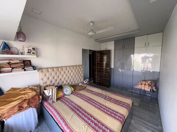 Bedroom in 2 BHK Apartment at Aman CHS Malad East, Malad East – for Rent