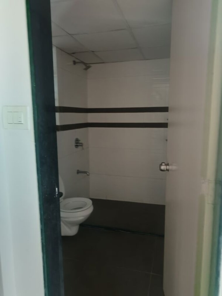 Bathroom, tyagi-windwards 2 Bedroom 895 Sq.Ft. Apartment In Wakad Pune 9977470
