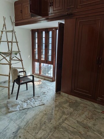 Room in 3 BHK Apartment at Vasant Kunj – for Rent