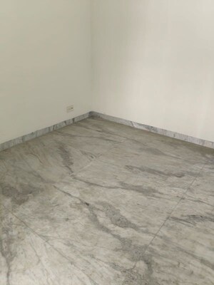 Room in 3 BHK Apartment at Vasant Kunj – for Rent