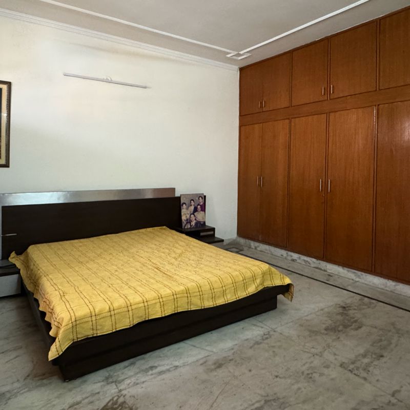 4 BHK + Servant Room Builder Floor For Rent in Sector 16