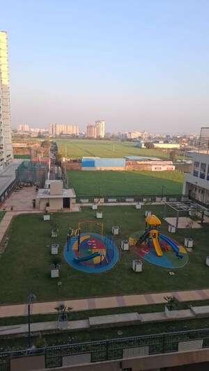 Swimming Pool in 4 BHK Apartment at Malwa Escon Primera, International Airport Road – for Rent