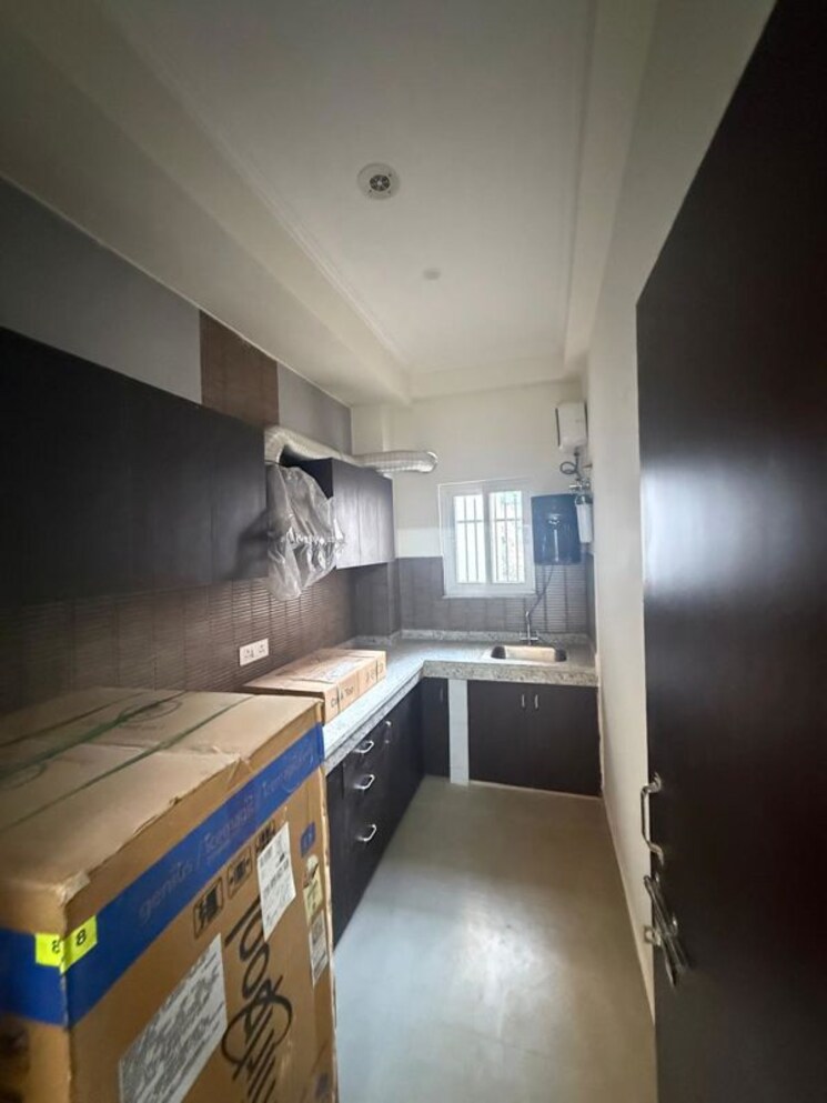 Kitchen, sector 38  1100 Sq.Ft. Builder Floor In Sector 38 Gurgaon 9977411