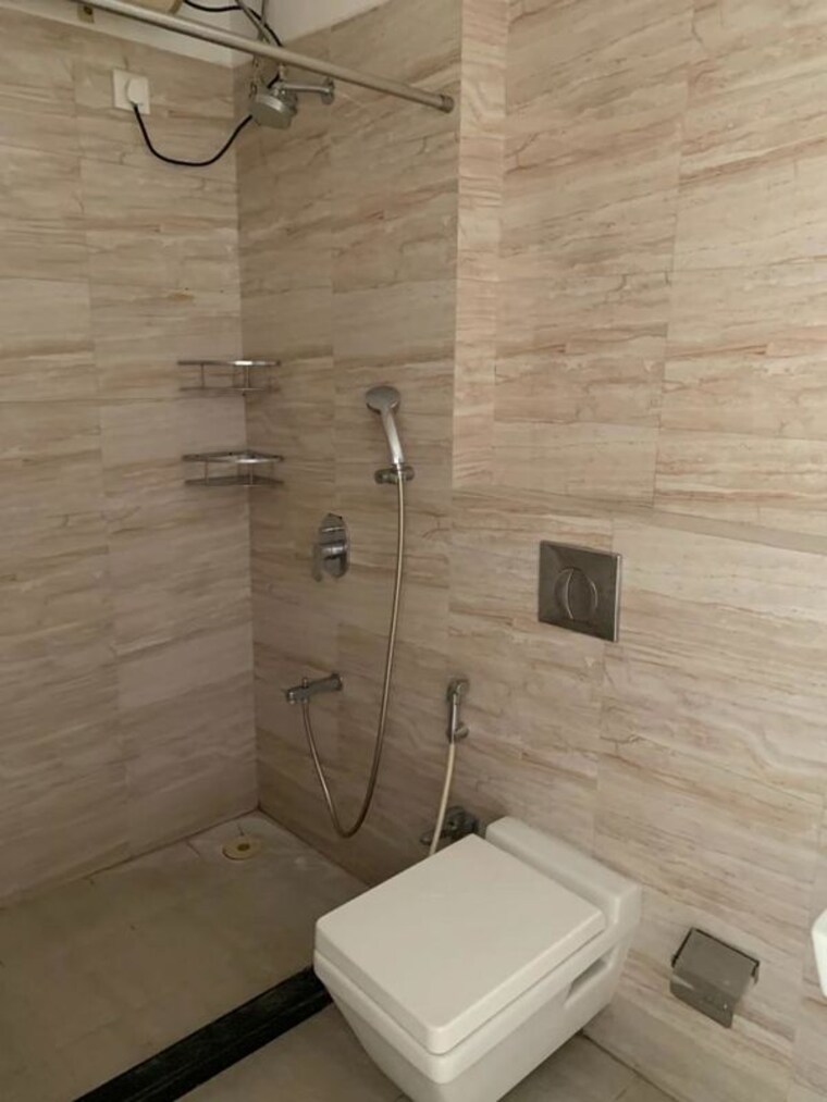 Bathroom, kanakia-levels 3 Bedroom 1500 Sq.Ft. Apartment In Malad East Mumbai 9977481