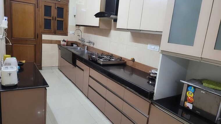 Kitchen, sas nagar 4 Bedroom 250 Sq.Yd. Builder Floor In Sas Nagar Mohali 9977573