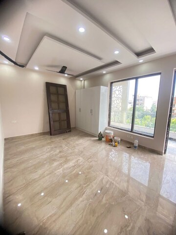 Room in 3 BHK Builder Floor at Fidato Honour Homes, Sector 89 – for Sale