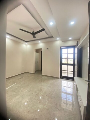 Room in 3 BHK Builder Floor at Fidato Honour Homes, Sector 89 – for Sale