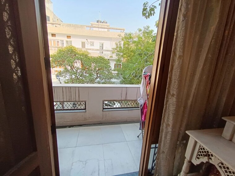 Balcony, green park 6 Bedroom 3600 Sq.Ft. Builder Floor In Green Park Delhi 9977614