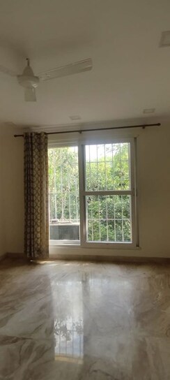 6 BHK + Servant Room Builder Floor For Sale in Green Park