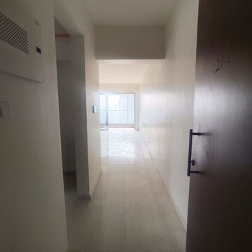 Building Lobby in 3 BHK Apartment at Kalpataru Elitus, Mulund West – for Sale