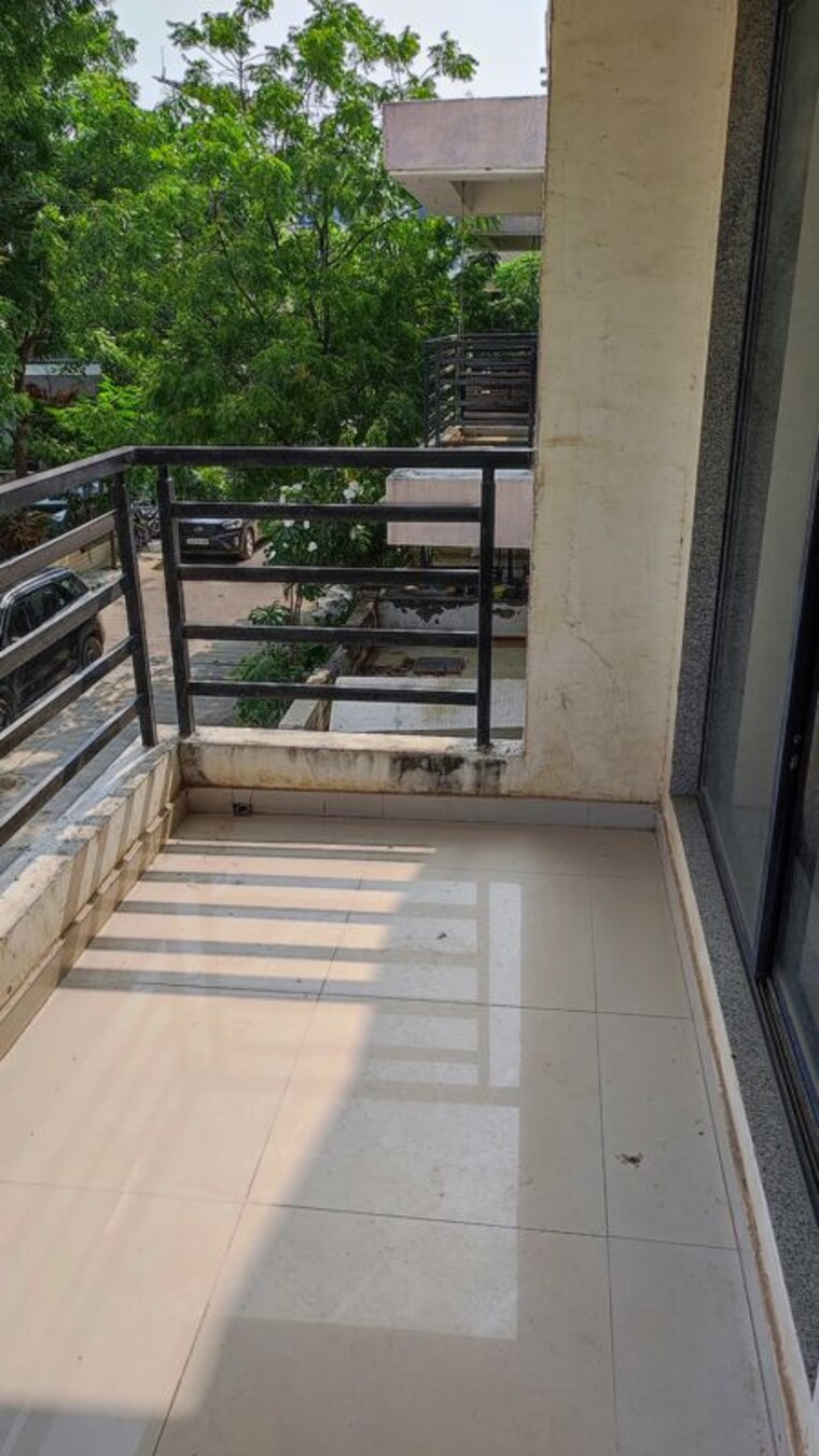 Balcony, shilaj 4 Bedroom 300 Sq.Yd. Villa In Shilaj Ahmedabad 9977482