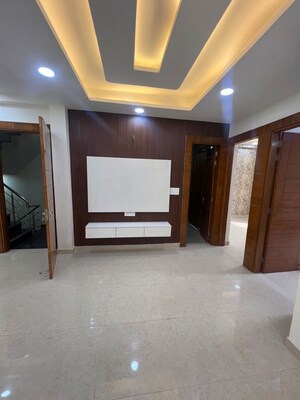 Room in 3 BHK Builder Floor at Jadhunath Enclave, Sector 29 – for Sale