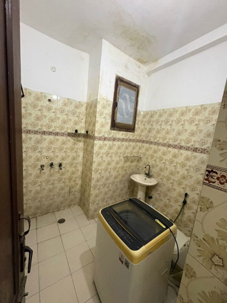 undefined, rwa-apartments-sector-50 2 Bedroom 2000 Sq.Ft. Builder Floor In Sector 50 Noida 9977705