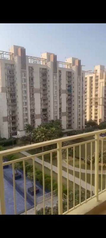 3 BHK + Extra Room Apartment For Rent in Emaar Gurgaon Greens