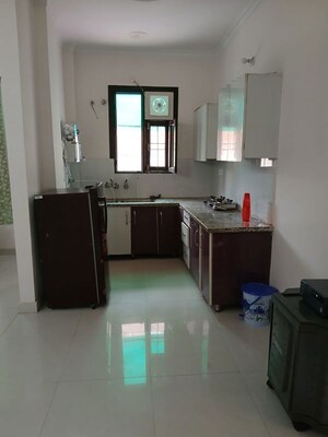 Kitchen in 1.5 BHK Builder Floor at Guru Nanak Enclave, Dhakoli – for Rent