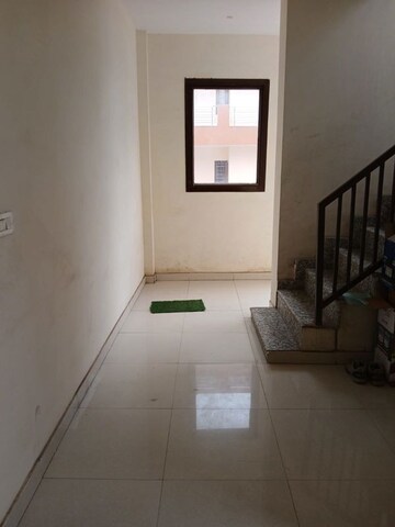 Room in 1.5 BHK Builder Floor at Guru Nanak Enclave, Dhakoli – for Rent