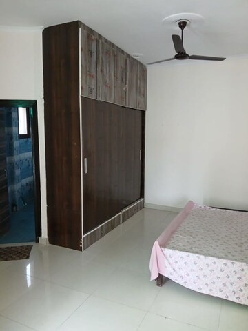 Room in 1.5 BHK Builder Floor at Guru Nanak Enclave, Dhakoli – for Rent