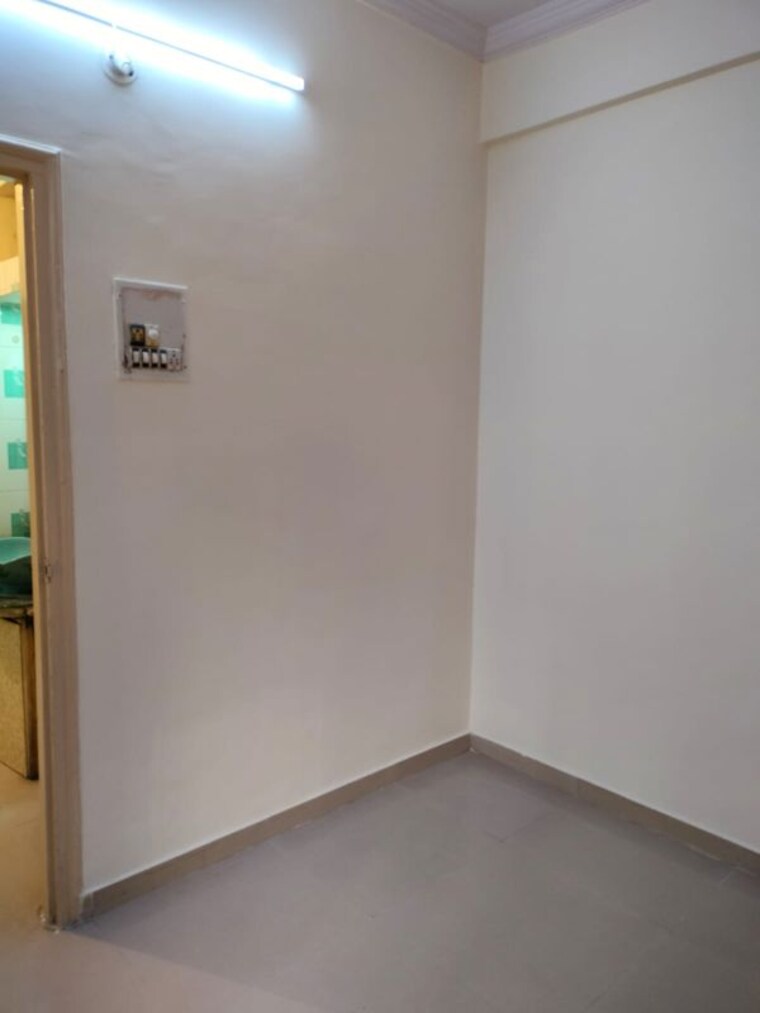 Room, dombivli east 1 Bedroom 630 Sq.Ft. Apartment In Dombivli East Thane 9977811