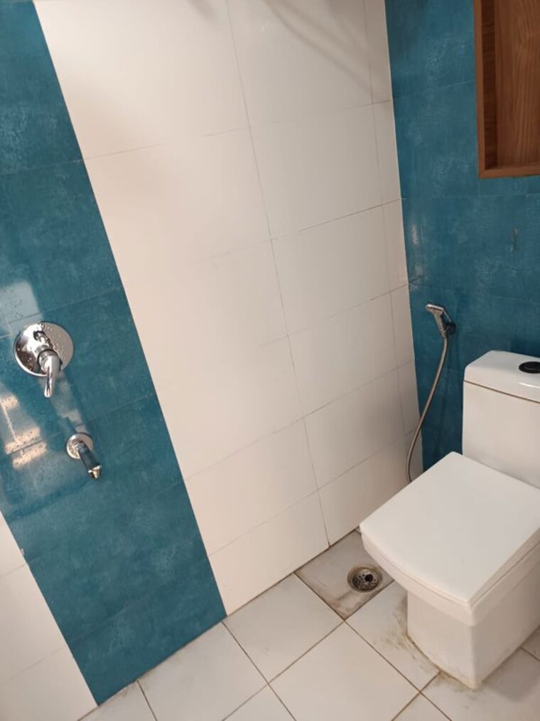 Bathroom, s-r-kalawati-city-ii 3 Bedroom 1800 Sq.Ft. Builder Floor In Sector 49 Gurgaon 9977891