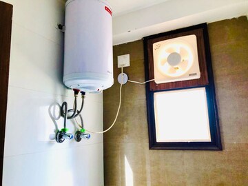 Furnished Amenities in 3 BHK Builder Floor at S R Kalawati City II, Sector 49 – for Rent