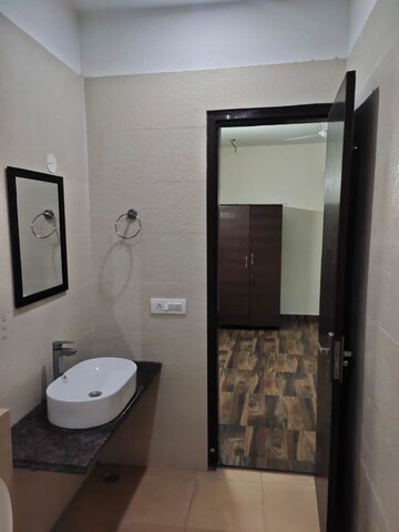 Bathroom in 2 BHK Builder Floor at Unitech South City II, Sector 50 – for Rent