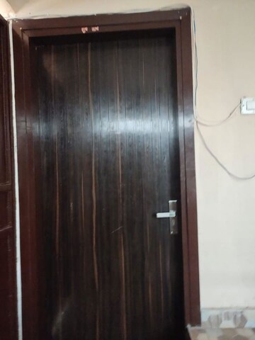 Furnished Amenities in 2 BHK Builder Floor at Unitech South City II, Sector 50 – for Rent