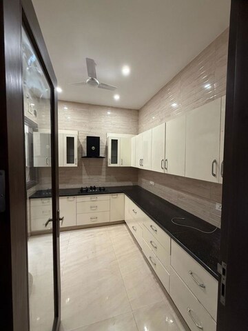Kitchen in 3 BHK Independent House at DLF City Gurgaon, Sector 27 – for Rent