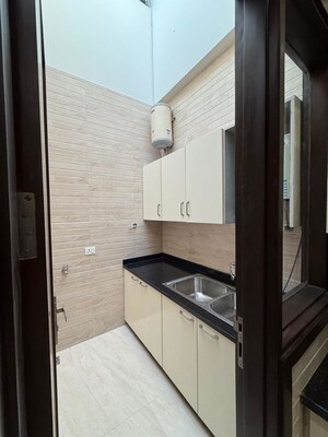 Bathroom in 3 BHK Independent House at DLF City Gurgaon, Sector 27 – for Rent