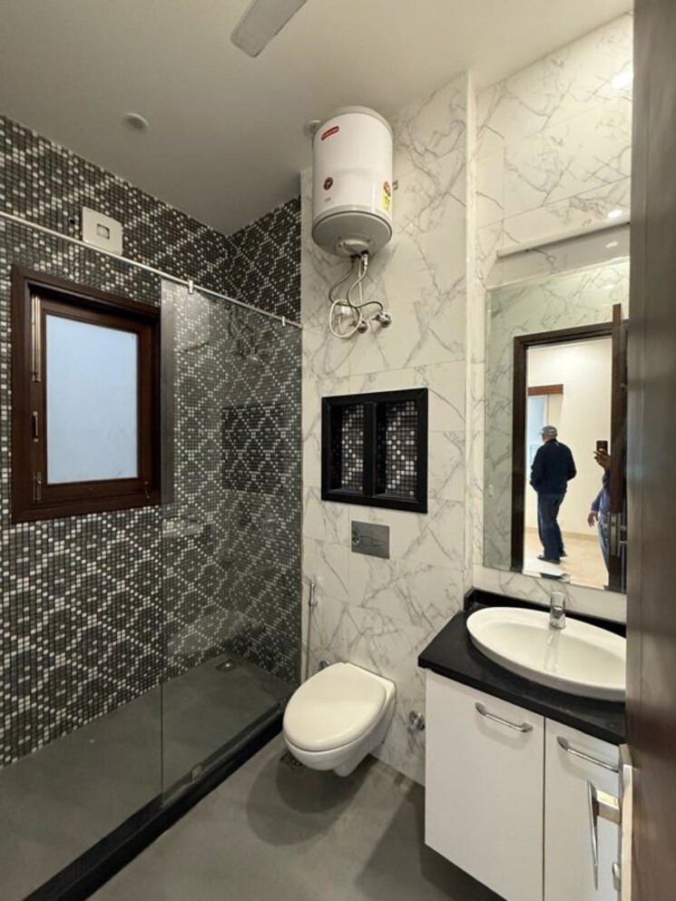 Bathroom, dlf-city-gurgaon 3 Bedroom 1900 Sq.Ft. Independent House In Sector 27 Gurgaon 9977761