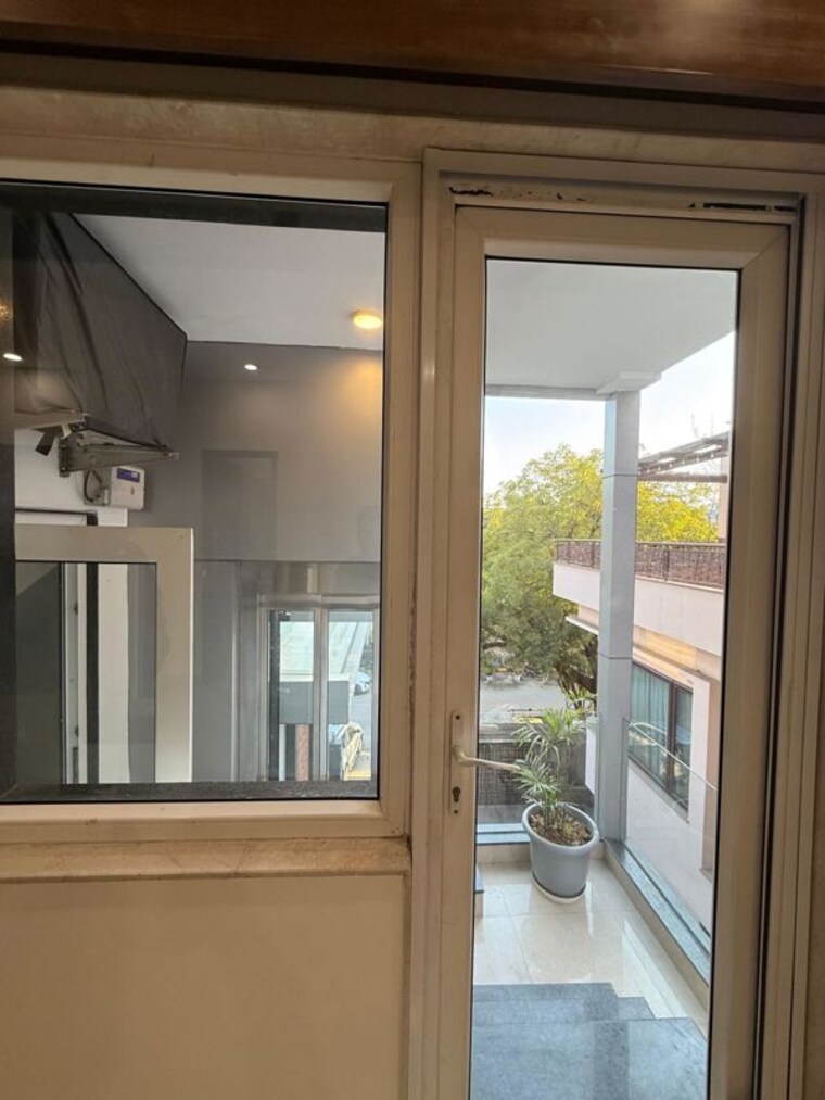 Room, dlf-city-gurgaon 3 Bedroom 1900 Sq.Ft. Independent House In Sector 27 Gurgaon 9977761