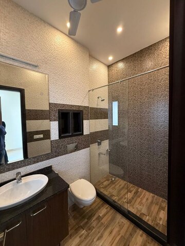 Kitchen in 3 BHK Independent House at DLF City Gurgaon, Sector 27 – for Rent