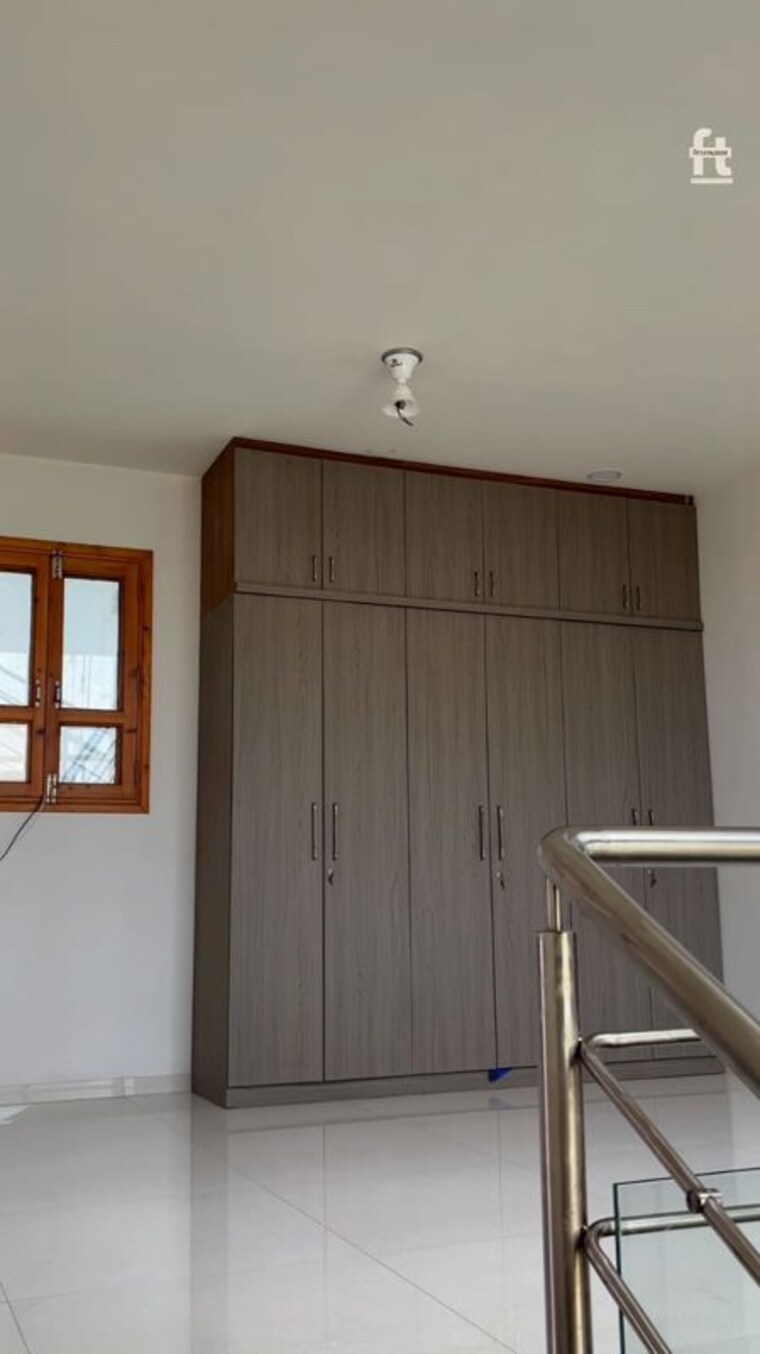 Room, alwal 5 Bedroom 4100 Sq.Yd. Villa In Alwal Hyderabad 9977903