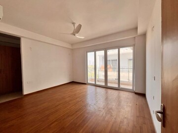 Room in 4 BHK Builder Floor at SS Linden, Sector 84 – for Rent