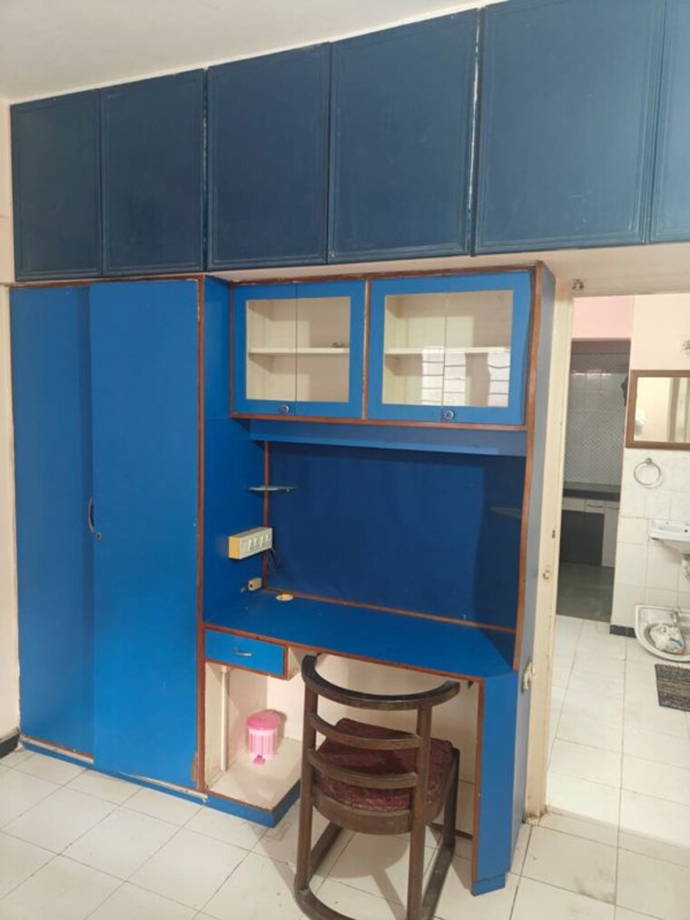 Team Area, prahlad nagar Commercial Warehouse 100 Sq.Ft. In Prahlad Nagar Ahmedabad 9977813