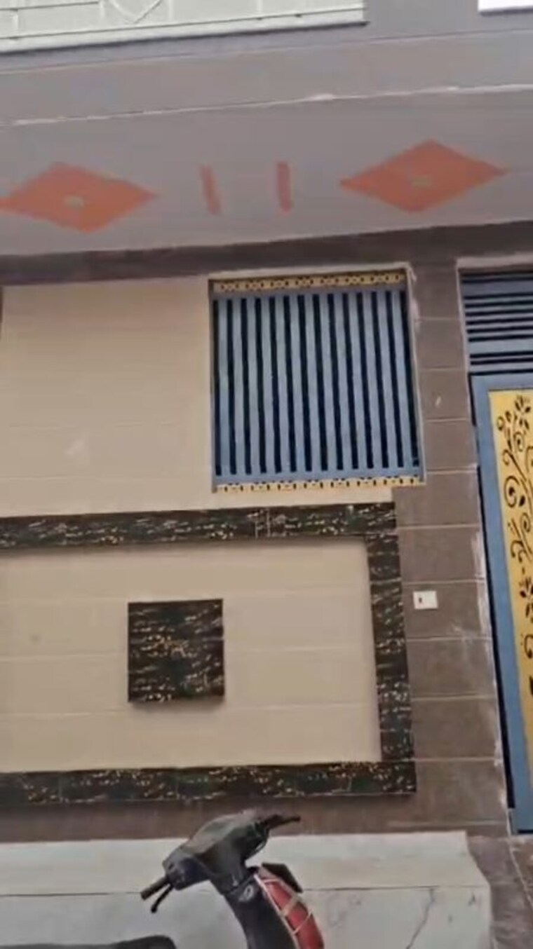 Exterior View, new-friends-colony 3 Bedroom 100 Sq.Yd. Independent House In Sanjay Nagar Ghaziabad 9978110