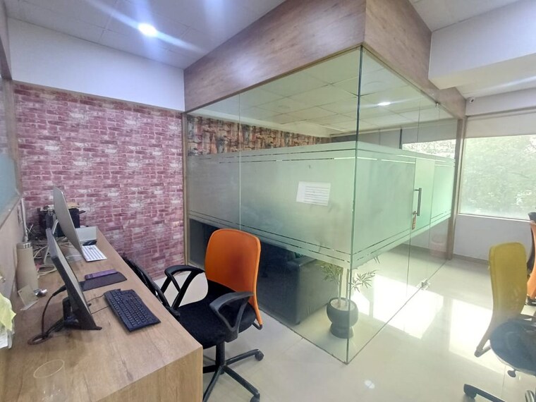 Team Area, knox-plaza Commercial Office Space 650 Sq.Ft. In Malad West Mumbai 9978111