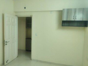 Room in 2.5 BHK Apartment at Casagrand Lorenza, Kogilu – for Rent