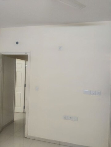 Room in 2.5 BHK Apartment at Casagrand Lorenza, Kogilu – for Rent