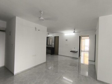 Room in 2 BHK Apartment at Jahangirabad – for Sale