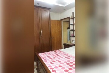 Bedroom in 2 BHK Apartment at Royal Classic Co Op Society, Andheri West – for Rent