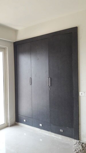 Room in 3 BHK Apartment at ROF Aalayas Phase 2, Sector 102 – for Sale